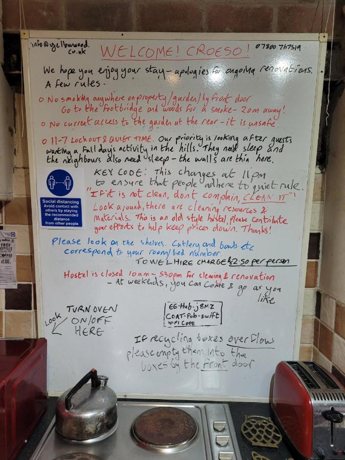 'Yellow Wood Micro Hostel-Eco Urban Bothy Style Very Basic But Cosy Redecorating But Cheap & Friendly Quiet Time Lockout 11Pm-7Am Bring Towel Or Hire 布雷肯 外观 照片